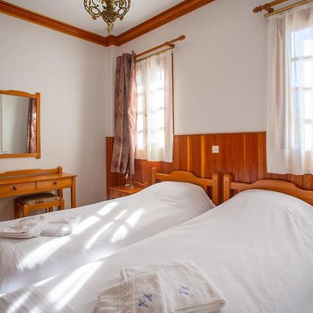מצובון Hotel Adonis מראה חיצוני תמונה