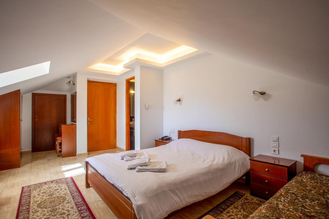 מצובון Hotel Adonis מראה חיצוני תמונה