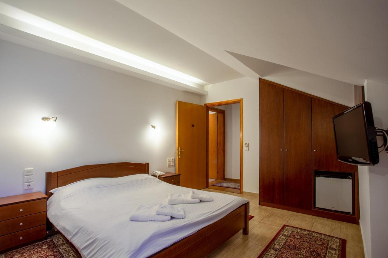 מצובון Hotel Adonis מראה חיצוני תמונה